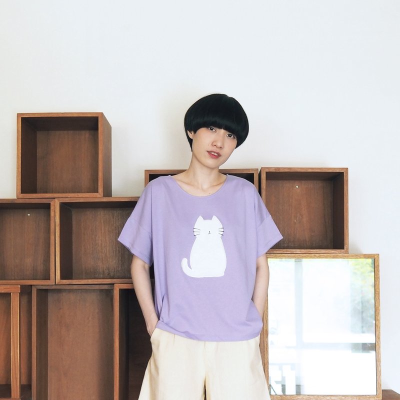毛茸茸的猫 T 恤：紫色 - 女装 T 恤 - 棉．麻 紫色