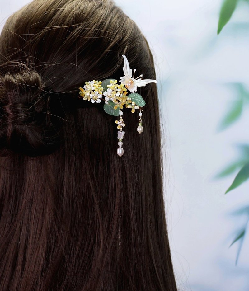 柠檬手作  天然蝶贝展翅凤尾蝶桂花黑檀木发簪/铜簪(流苏可拆) - 发饰 - 木头 黄色