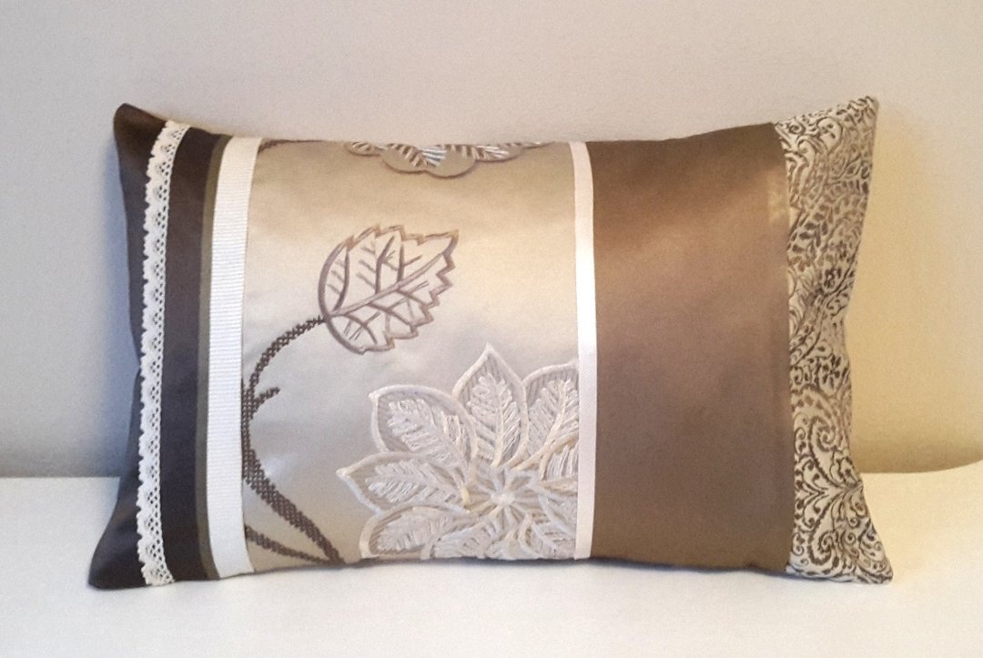 Beige Lumbar Pillow, Striped Cushion, Beige Leaves Pillow, Brown Throw Pillow - 枕头/抱枕 - 聚酯纤维 咖啡色