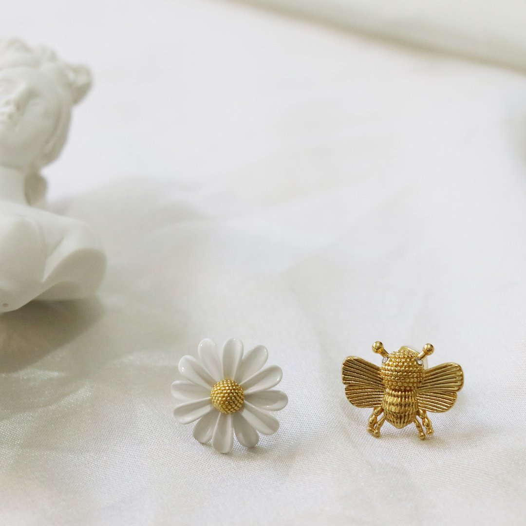 不对称 蜜蜂小雏菊耳环 - 耳环/耳夹 - 其他金属 金色
