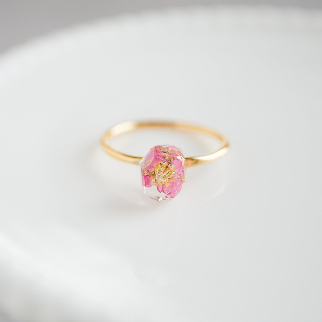 Dried small alyssum flower/botanical ring/size 10 free size - 戒指 - 树脂 粉红色