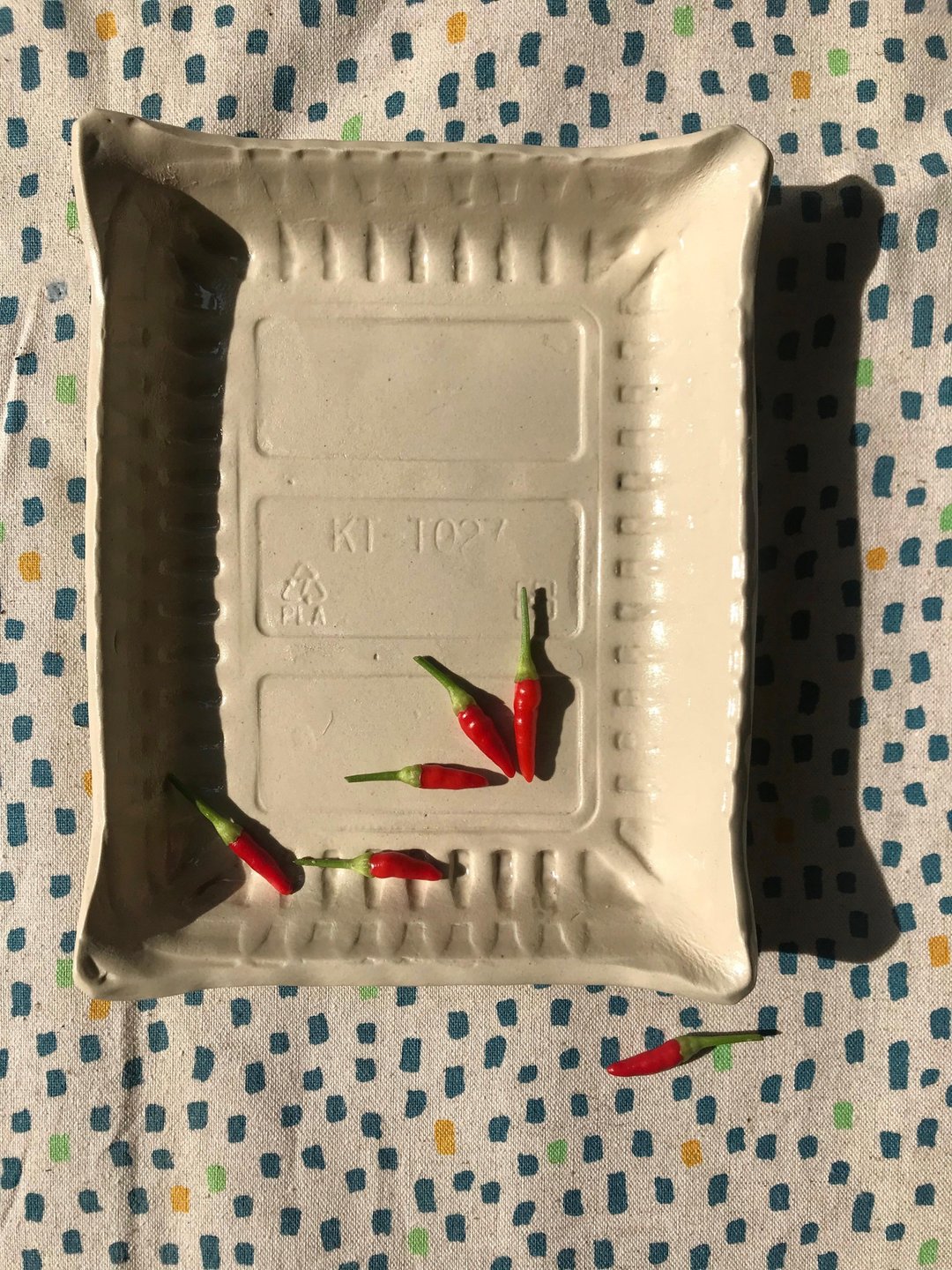 免洗白/ 浅盘 陶瓷 蛋糕盘 沙沙 亚麻色 环保 永恒 方盘 - 盘子/餐盘/盘架 - 陶 白色