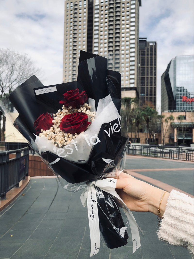 我爱你永生玫瑰花束 - 干燥花/捧花 - 植物．花 红色