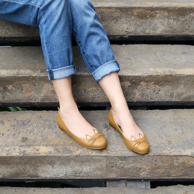 Wanna Cat Flat Shoes - Brown - 女款休闲鞋 - 其他材质 咖啡色