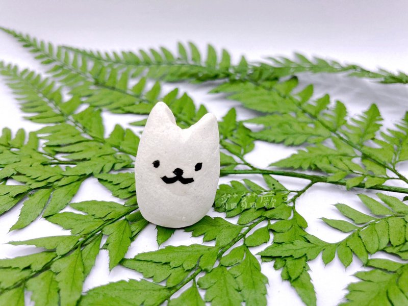 白色陶猫猫  线香插  线香座  薰香 手作陶  猫猫蕨手作 - 香薰/精油/线香 - 陶 白色
