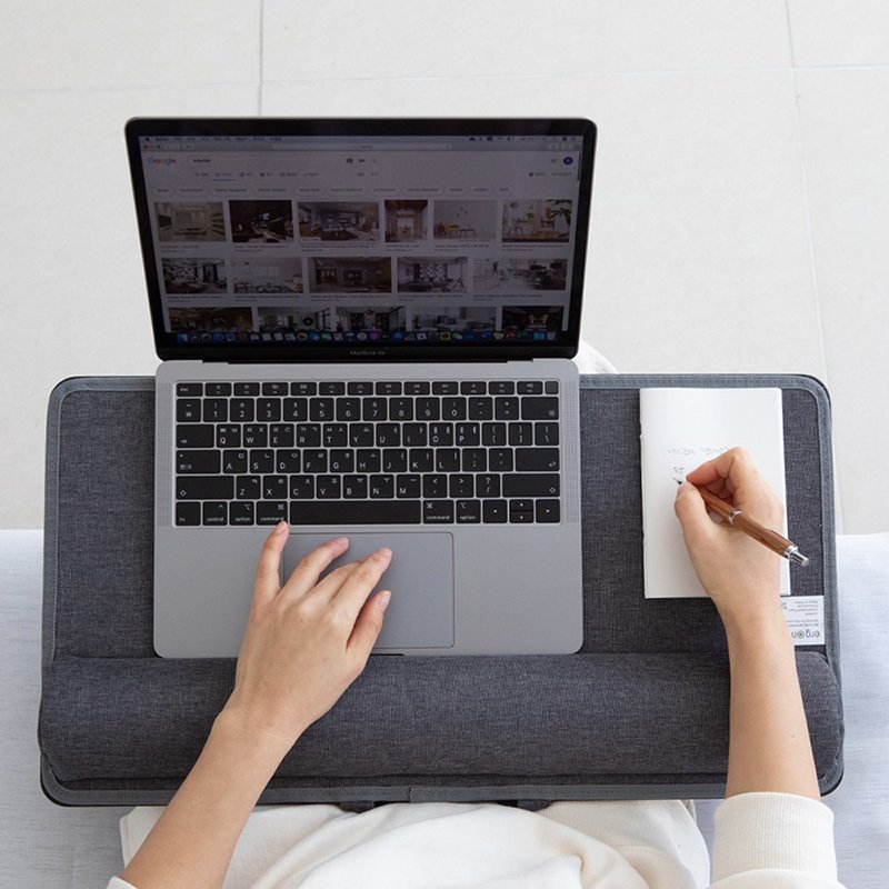 皮革质感劲黑膝上型笔电阅读支架(大) - 电脑配件 - 其他材质 黑色