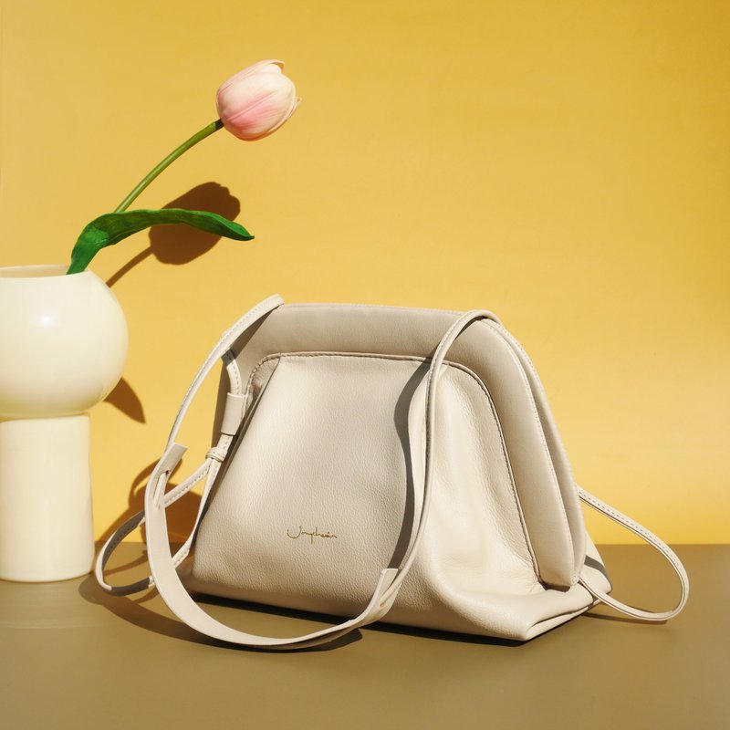 医生包斜挎包 Lolli Cross-body Bag 医生包 - Vanilla 手提包 - 侧背包/斜挎包 - 真皮 卡其色