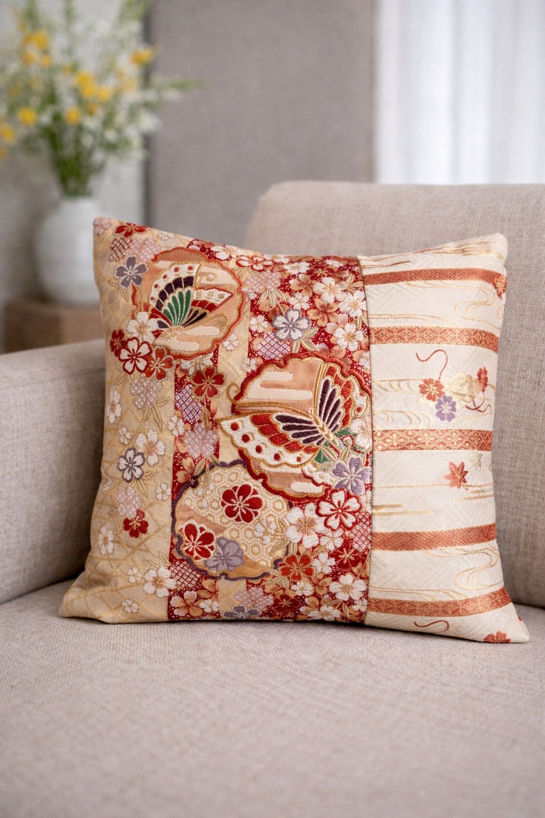 和服腰带改造抱枕套 蝶舞樱华纹样 45×45cm 日本复古腰带 - 枕头/抱枕 - 丝．绢 红色