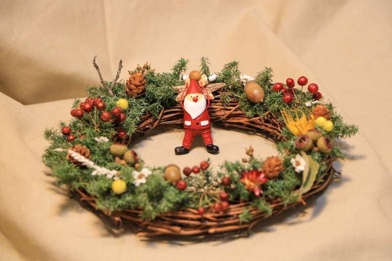 圣诞花圈-缤纷森林里的俏皮老公公 - 干燥花/捧花 - 植物．花 红色