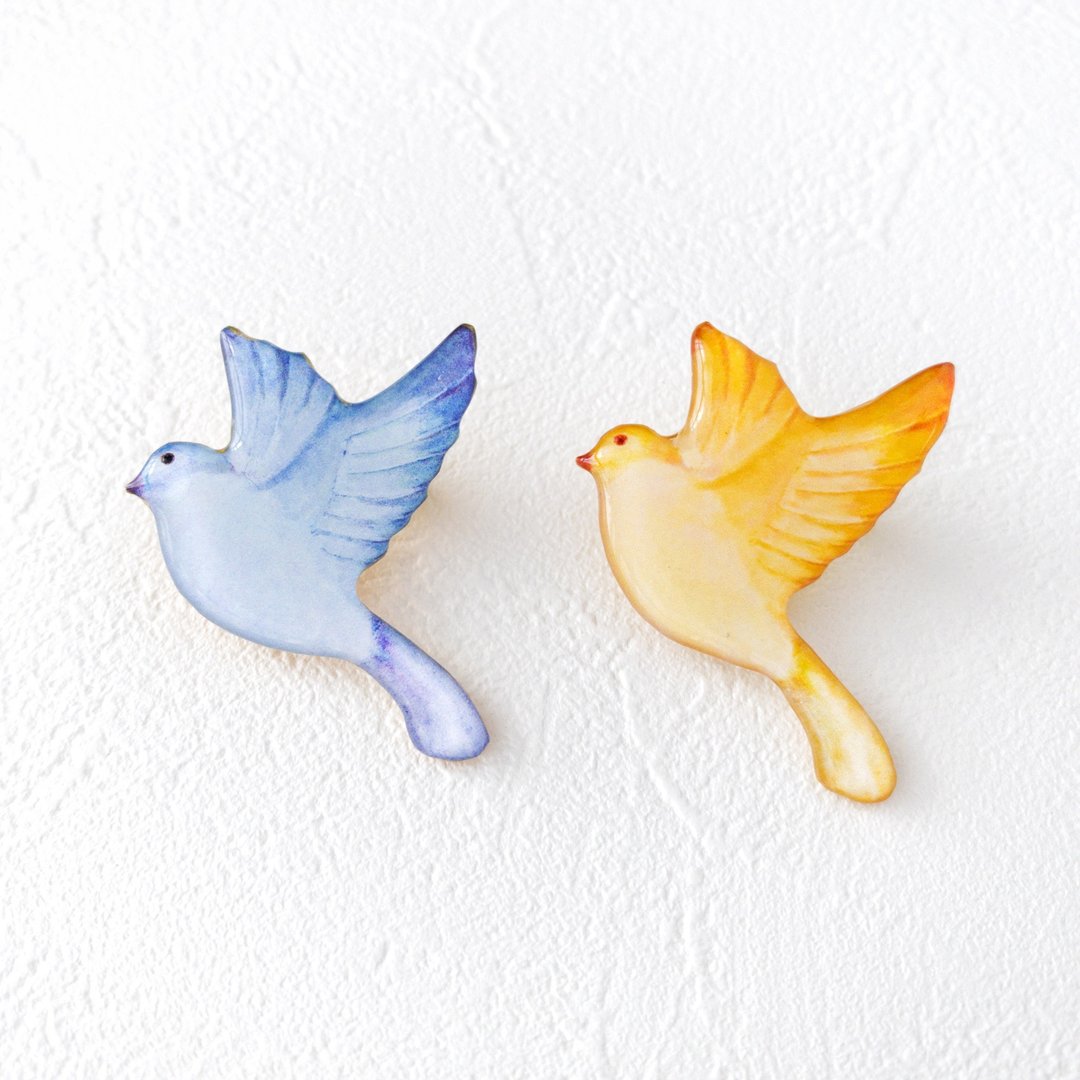 Canary brooch - 胸针 - 树脂 蓝色