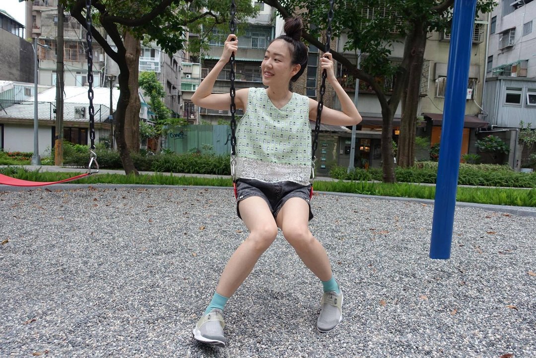 前后面可以两穿的V领短背心 - 女装上衣 - 棉 绿色