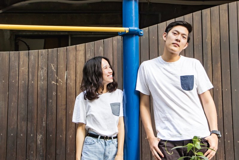 小日子 金句口袋T  (中性版) - 男装上衣/T 恤 - 棉．麻 