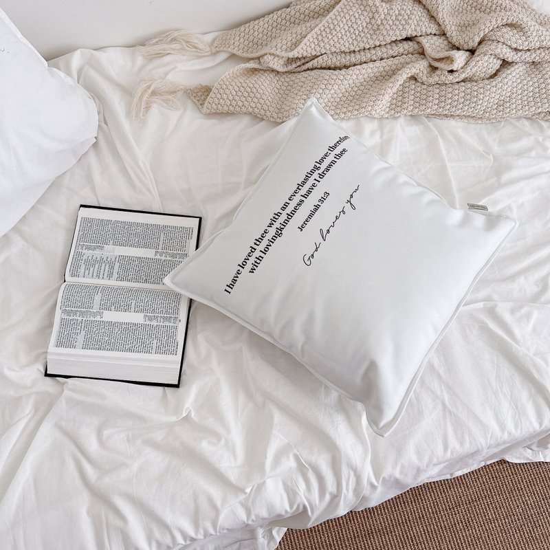 JIN CHA GOD【质感短绒抱枕】An everlasting love - 枕头/抱枕 - 棉．麻 紫色