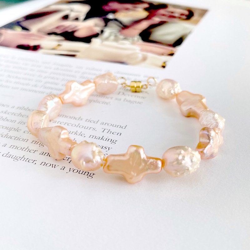 柔和橘色调 淡水珍珠十字形珍珠与颗粒珍珠手链 K14gf - 手链/手环 - 珍珠 橘色