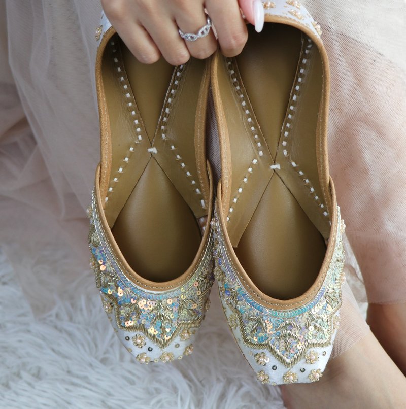 【白潇湘】印度风情/公主风亮片钉珠手工鞋 - 女款休闲鞋 - 真皮 白色