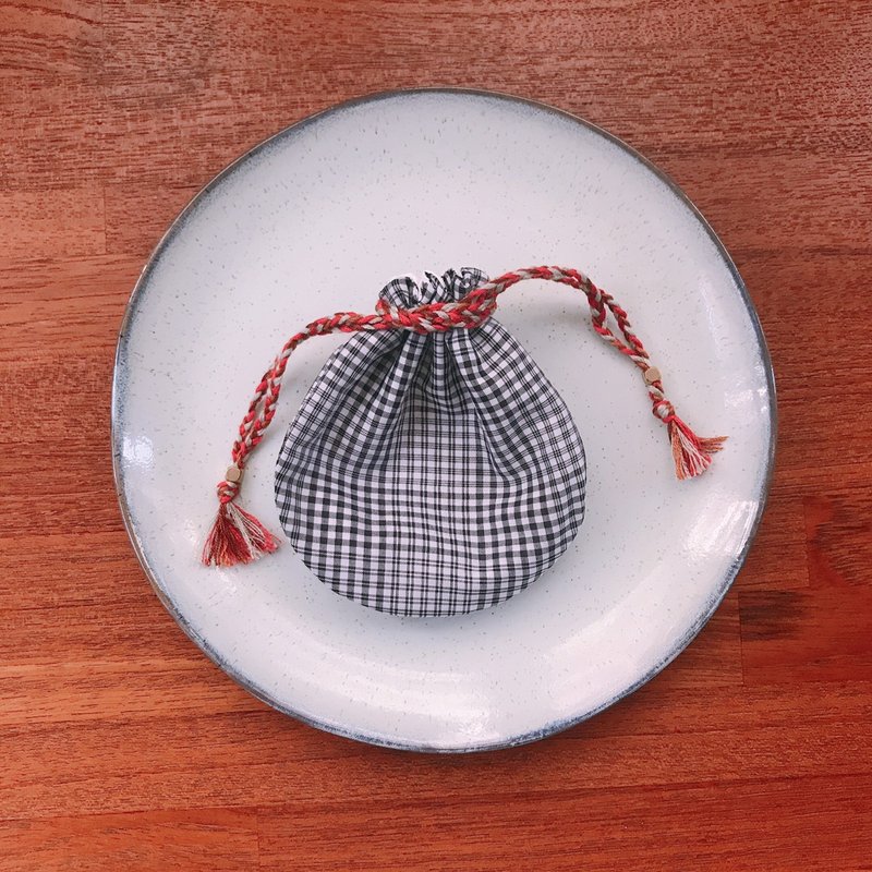 双面圈圈小袋 / LISTEN to Meeeeeeeee - 化妆包/杂物包 - 其他材质 白色