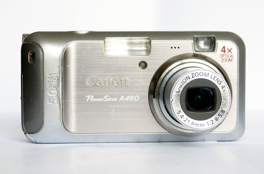 Canon Powershot A460 数位轻巧相机 5.0 Mp 2.8-5.8/5.4-21.6 4 倍变焦 - 相机 - 其他材质 银色