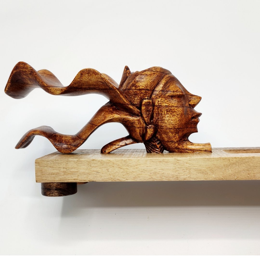 woman Oud place. - 其他 - 木头 