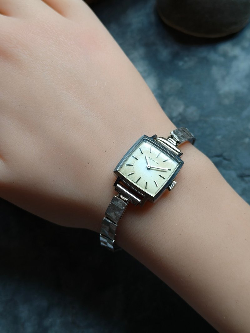 稀有Zenith 真力时 古董表 机械手上链表 - 女表 - 其他金属 银色