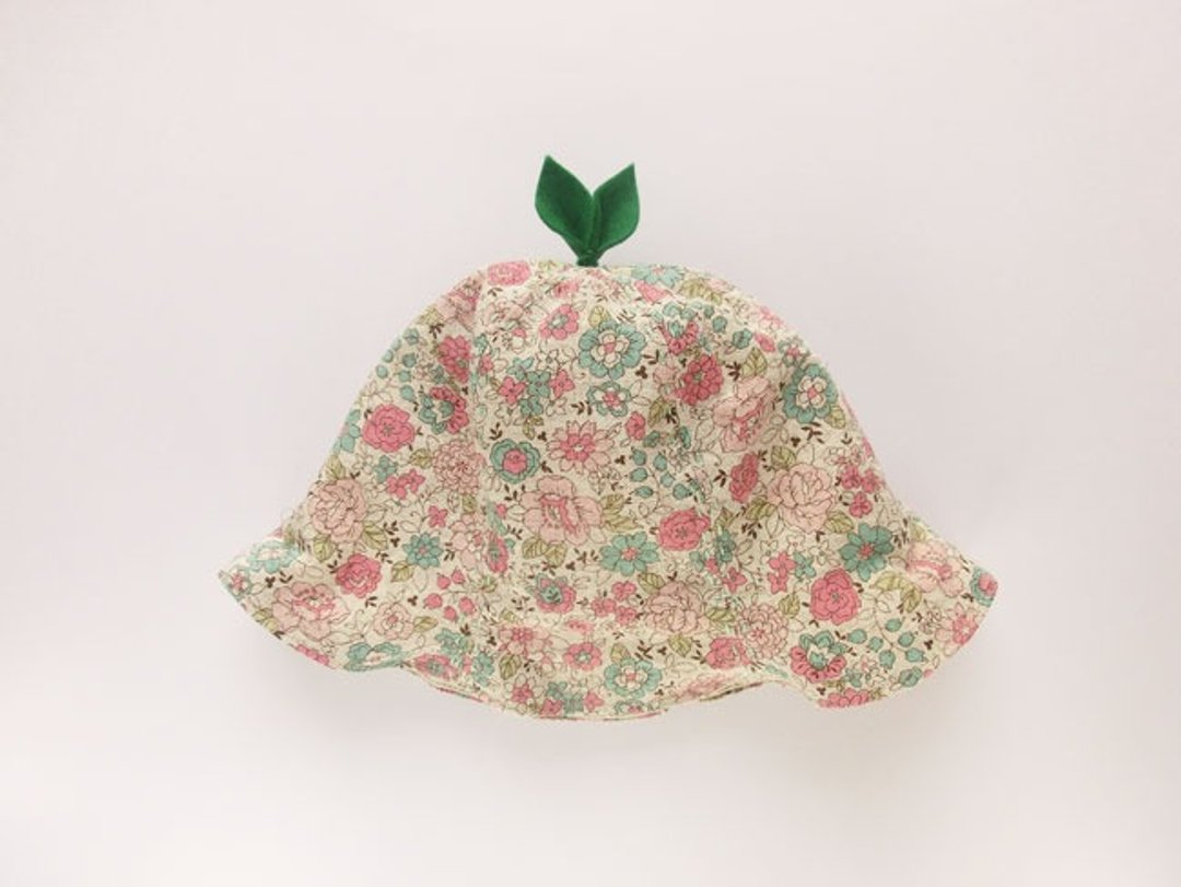Grow Up! Leaf Hat for Baby & Toddler / Pink Flowers - 围嘴/口水巾 - 纸 粉红色