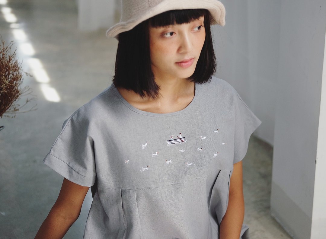 Laura Top : Grey - 女装上衣 - 棉 灰色
