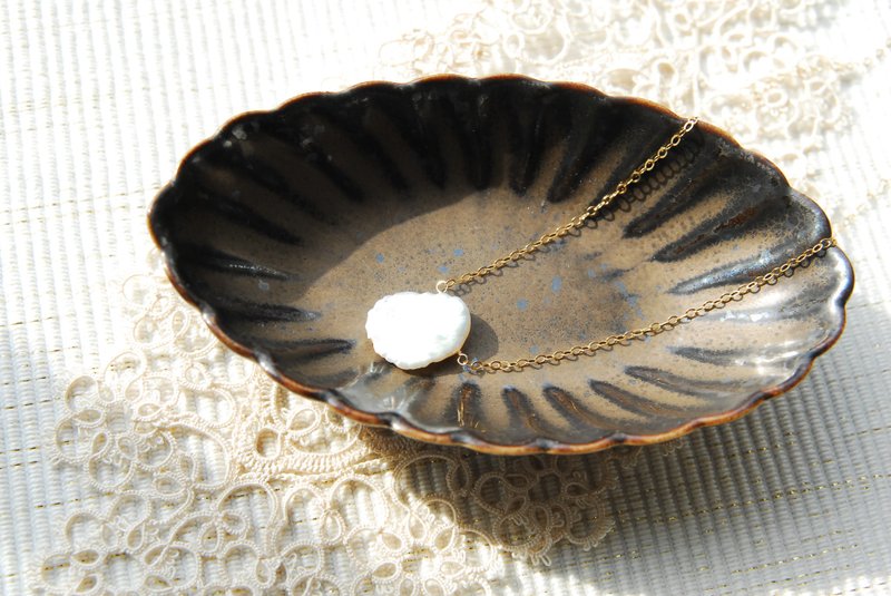 Petal Keshipearl Small Necklace 14kgf - 项链 - 珍珠 白色