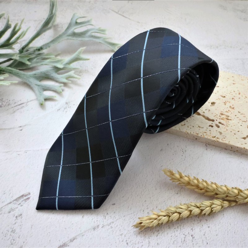 渐层菱格蓝领带-让我成为你迈入成熟男人的第一条领带吧 - 领带/领带夹 - 其他人造纤维 蓝色