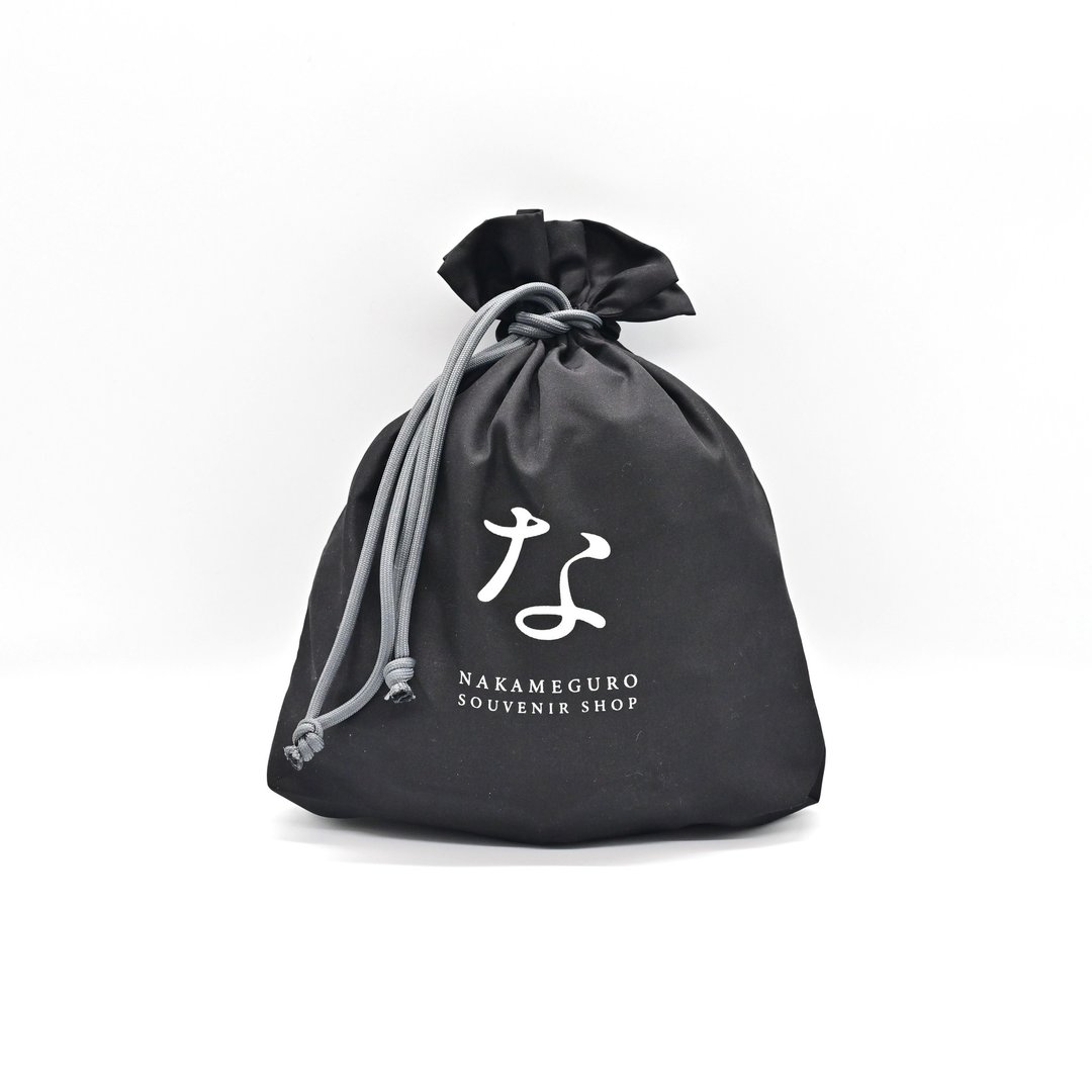 Drawstring bag / black - 化妆包/杂物包 - 聚酯纤维 黑色