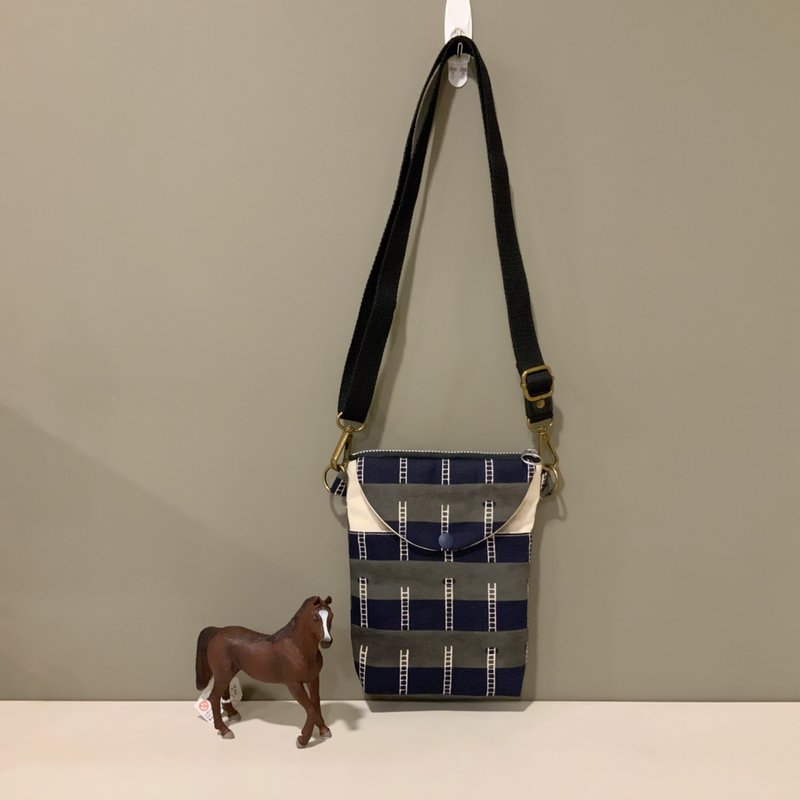 阶梯躲猫猫—-铺棉斜背/侧背包/手机袋 - 侧背包/斜挎包 - 棉．麻 