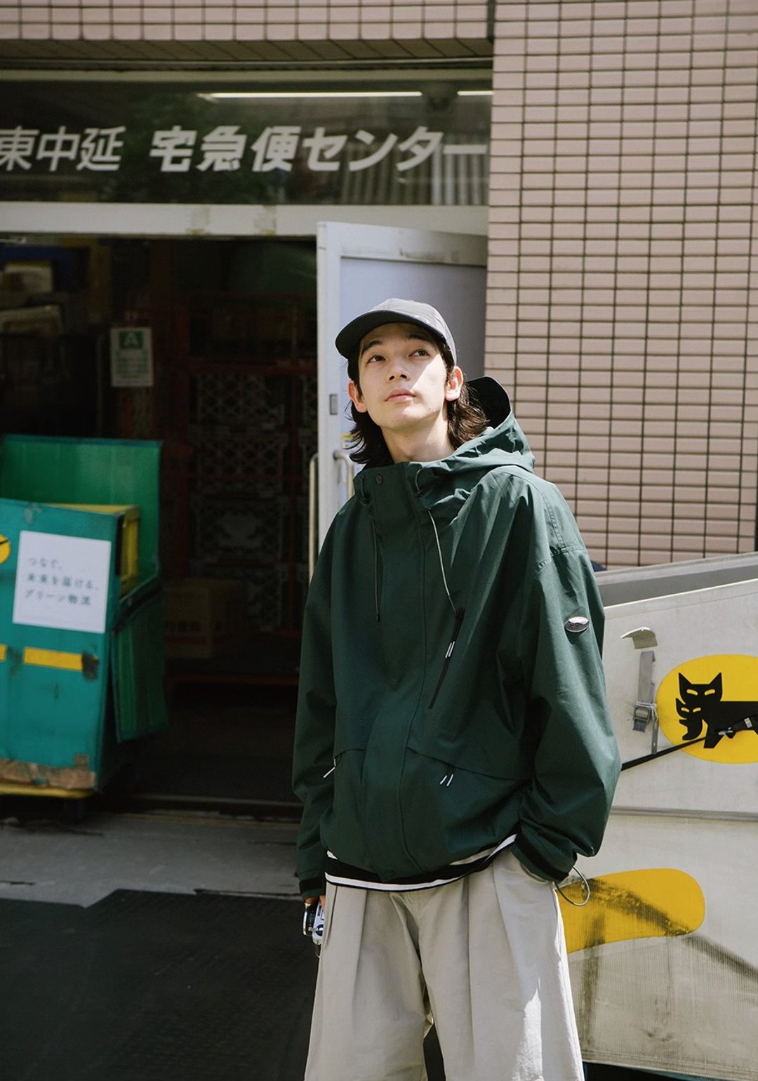 跋山涉水 户外轻量化连帽冲锋衣 - 女装休闲/机能外套 - 其他材质 绿色