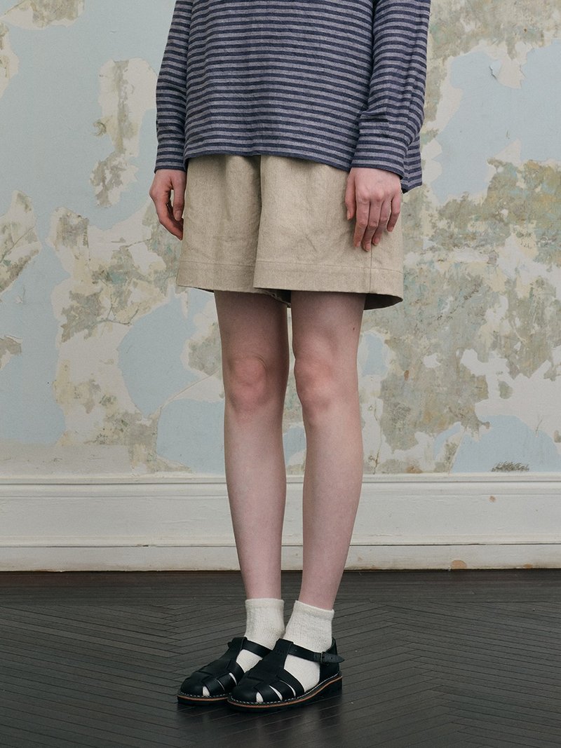 卡其色棉麻松紧腰休闲短裤 挺括有型 - 女装短裤 - 棉．麻 绿色