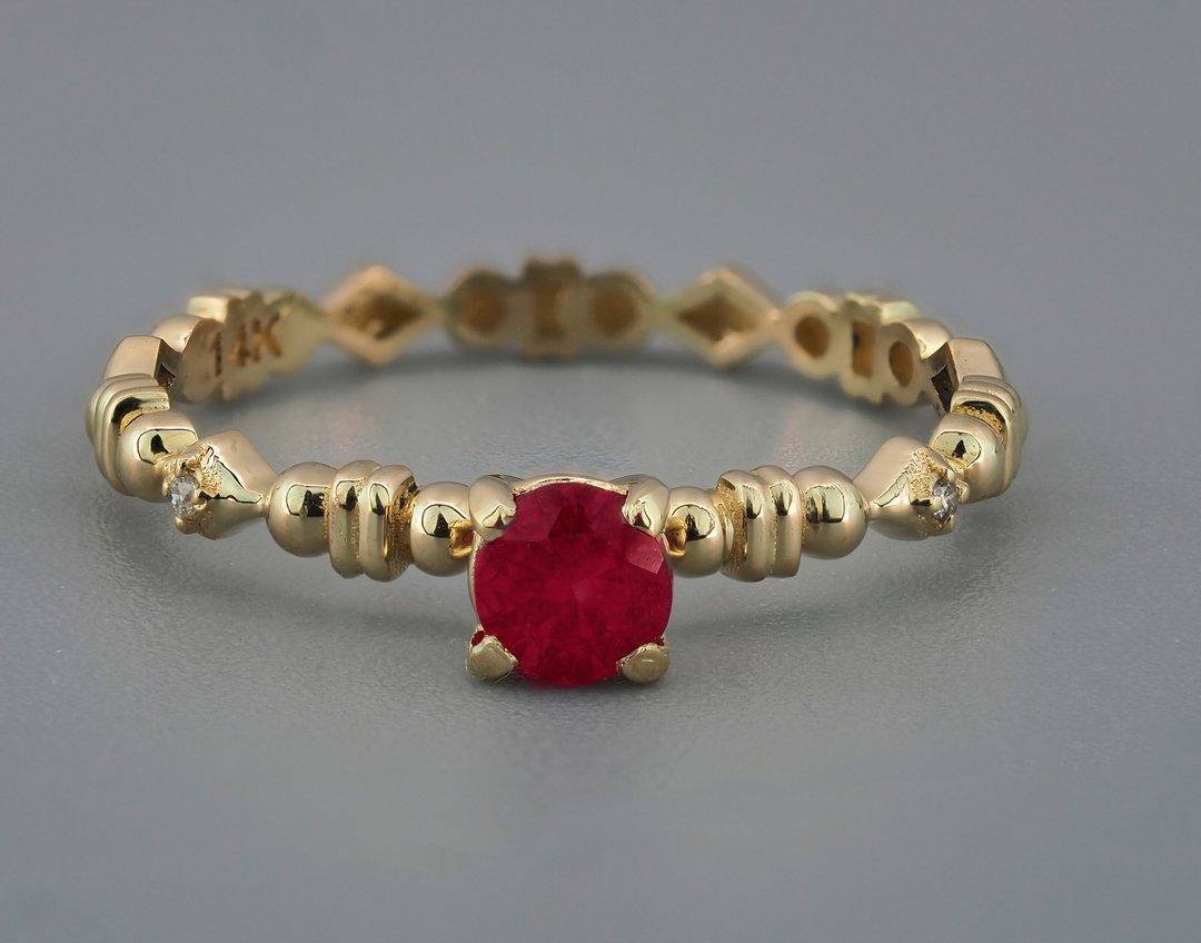 14k gold ring with ruby and diamonds - 戒指 - 贵金属 金色