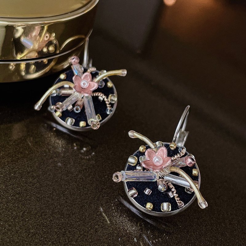 织妍CHIYEN 星灿小花法式耳勾 - 耳环/耳夹 - 不锈钢 粉红色