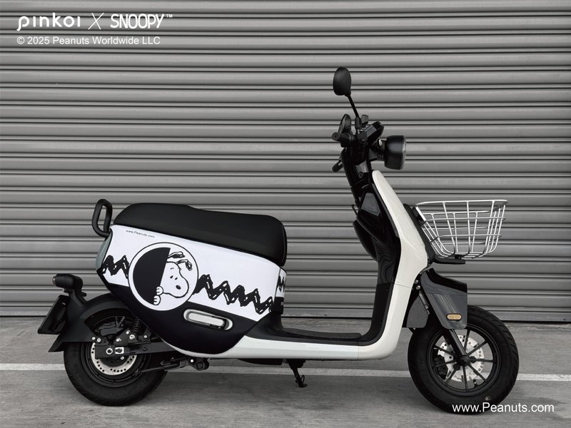 【Pinkoi x SNOOPY】Gogoro 车身造型 保护套 SNOOPY 史努比 黑白经典 系列 - 其他 - 聚酯纤维 白色