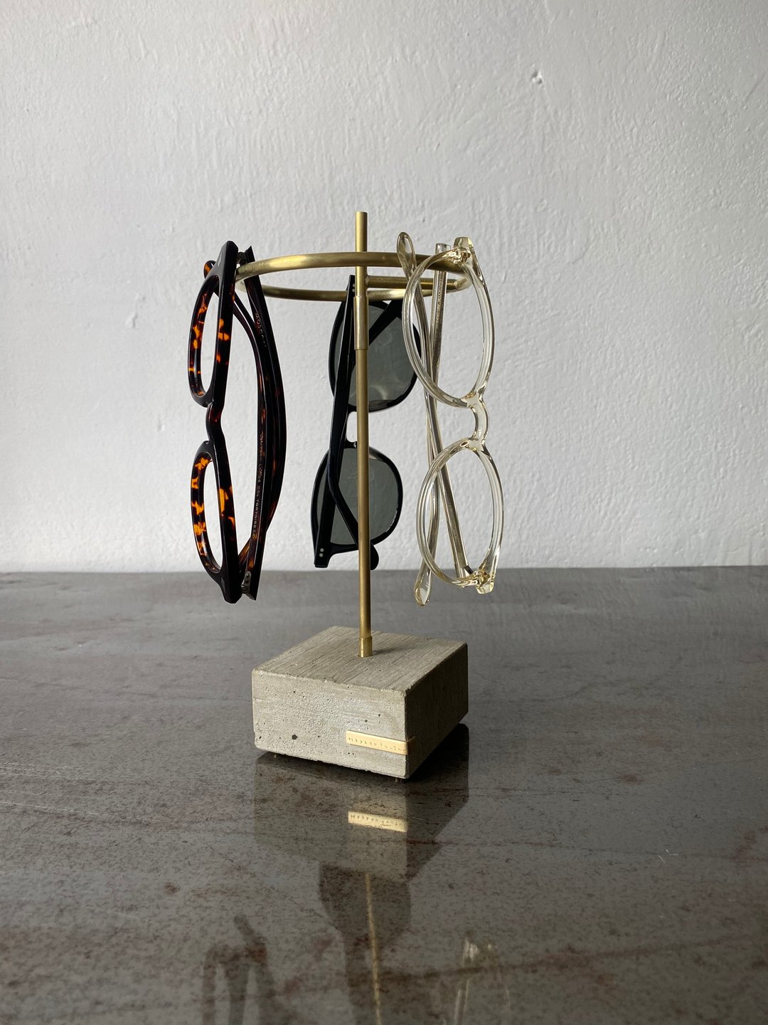 sunglasses stand - 收纳用品 - 铜/黄铜 金色