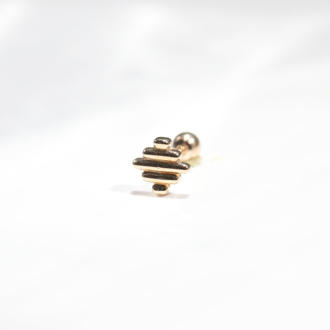 14K Cross stay Piercing 横条锁珠耳环(单个)耳骨 耳窝 不退色 - 耳环/耳夹 - 贵金属 金色