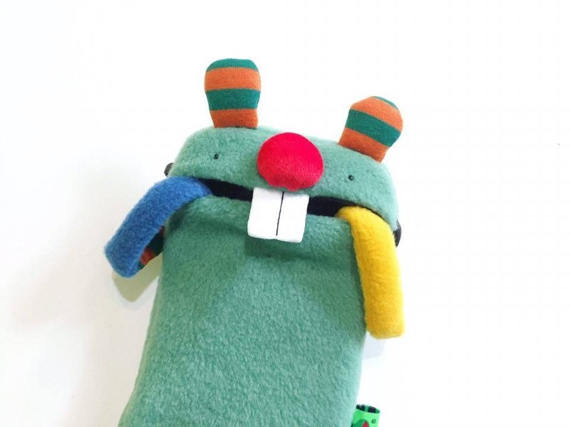 E*group 红鼻熊门牙包  iphone6＋ i7+ 手机袋 灰绿系 - 侧背包/斜挎包 - 棉．麻 绿色