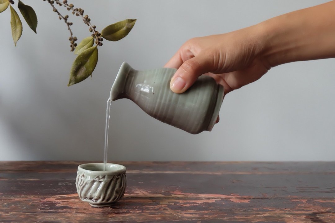 手作陶瓷清酒酒壶一人套杯-孤品 - 酒杯/酒器 - 陶 透明