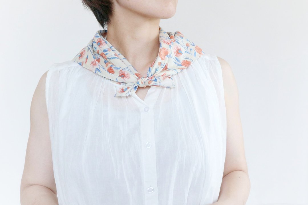 Carnation Scarf Mother's Day Respect for the Aged Day Reward Gift Birthday - 其他 - 棉．麻 黄色