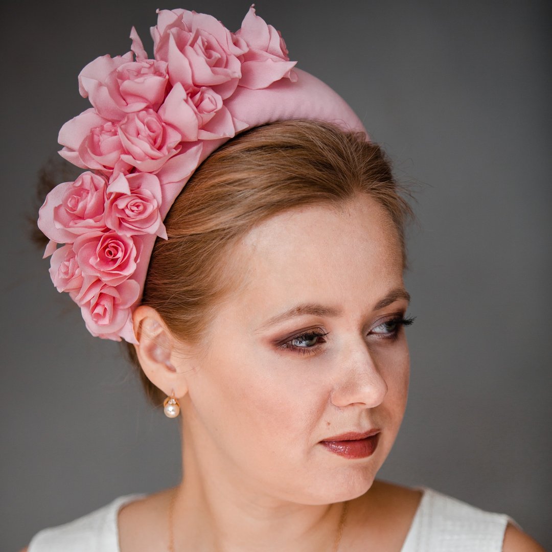 Pink wedding fascinator headband. Races halo hat inspired by wonderful Kate Midd - 发带/发箍 - 其他材质 粉红色