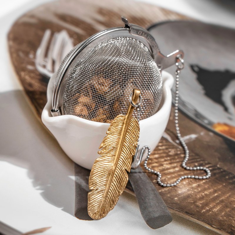 01LIV不锈钢滤茶器 CHICHI滤茶球 金色羽毛吊饰附瓷碗 原创设计 - 茶具/茶杯 - 不锈钢 金色