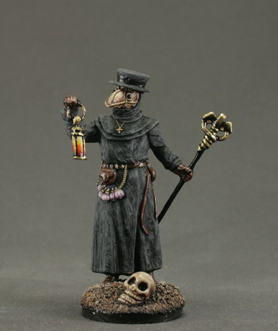 微型 Plague doctor Hand Painted miniature figurine 54 mm Home Decor Gift for Man - 玩偶/公仔 - 其他金属 黑色