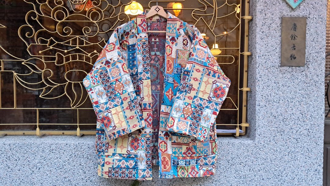 AMIN'S SHINY WORLD 波斯彩色图腾撞色提花 KIMONO - 男装外套 - 棉．麻 多色