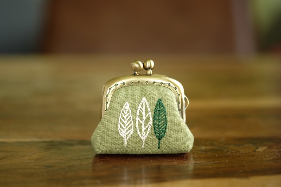 CaCa Crafts | 手工刺绣 超迷你口金包【Summer Leaves】 - 零钱包 - 棉．麻 