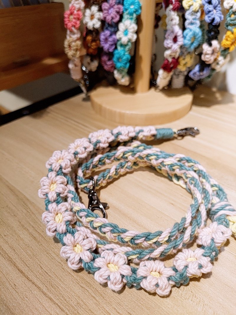 可调/全花固定长度单色花花手机挂绳背带-莫兰迪绿+藕粉+奶酥黄 - 挂绳/吊绳 - 棉．麻 绿色