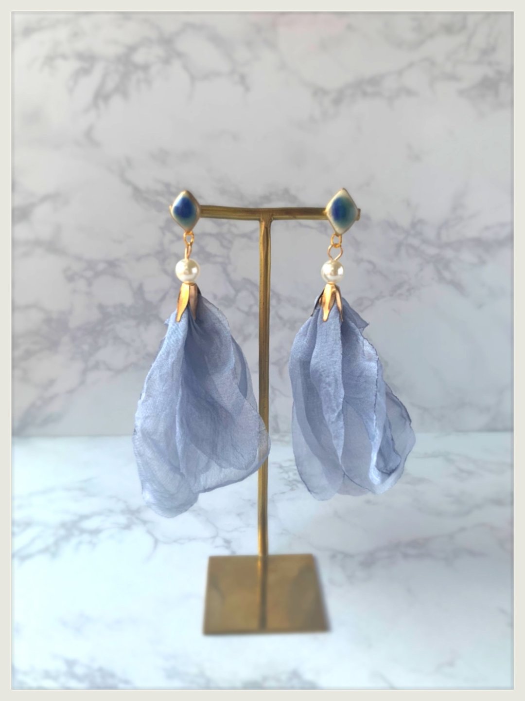 Swinging Organdy Charm Kintsugi Pottery Earring Earrings Non-Pierced Earrings Gray Blue Light Blue White Gold Gold Blue White Pearl - 耳环/耳夹 - 陶 蓝色