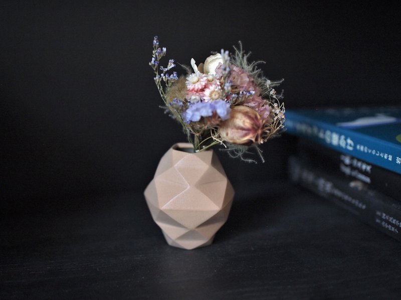 origami vase for one flower caramel color - 花瓶/陶器 - 陶 咖啡色