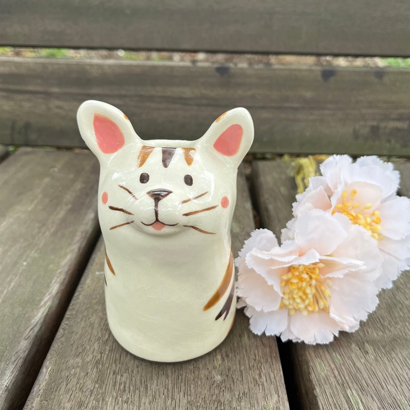 A Lu 萌猫陶花器/花瓶/摆饰/礼物 手作手绘 原创仅此一件 - 花瓶/陶器 - 陶 多色