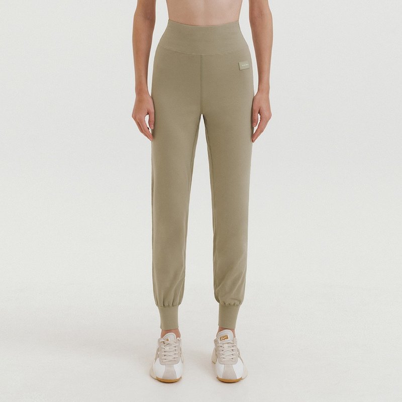 Front2line 天然棉 瑜珈合身款束脚裤 卡其绿 FCWFPT029KHA - 女装运动裤 - 棉．麻 绿色