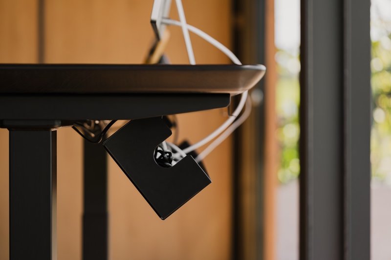 桌下电缆管理托盘 - 卷线器/电线收纳 - 不锈钢 黑色